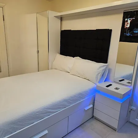 Studio For 2Guests-Parking-Garden-Nearlondon-Ac